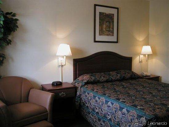 Intown Suites Extended Stay Charlotte Nc -East Independence 객실 사진